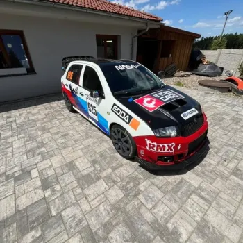 Škoda fabia WRC Y6